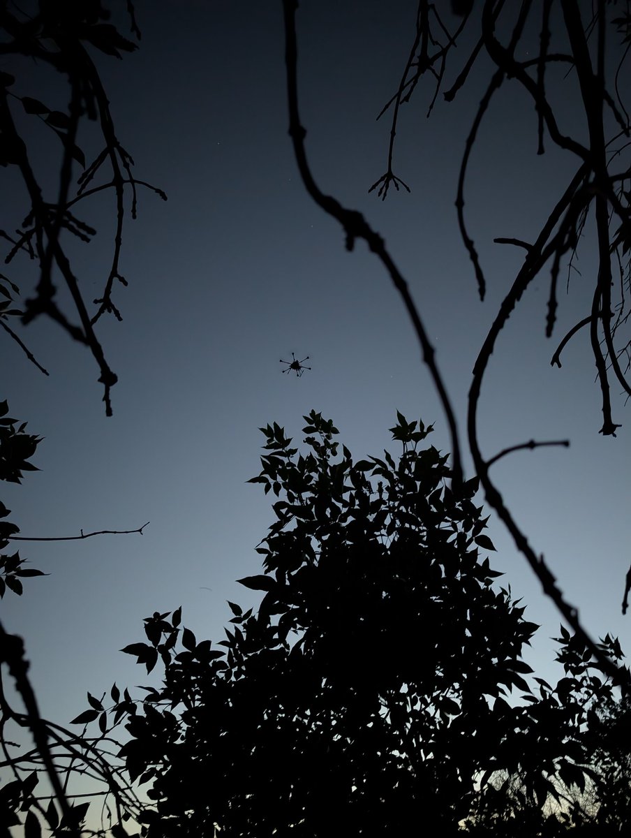 Минулого літа, коли працював FPV-бомберами на Харківщині, радів, коли до нас  прилітав «Вампір» із водою. І ось минув майже рік — і настала моя черга літати з посилками для інших. Хоча хотілося б і далі реалізовувати всі свої ідеї з НРК, але...