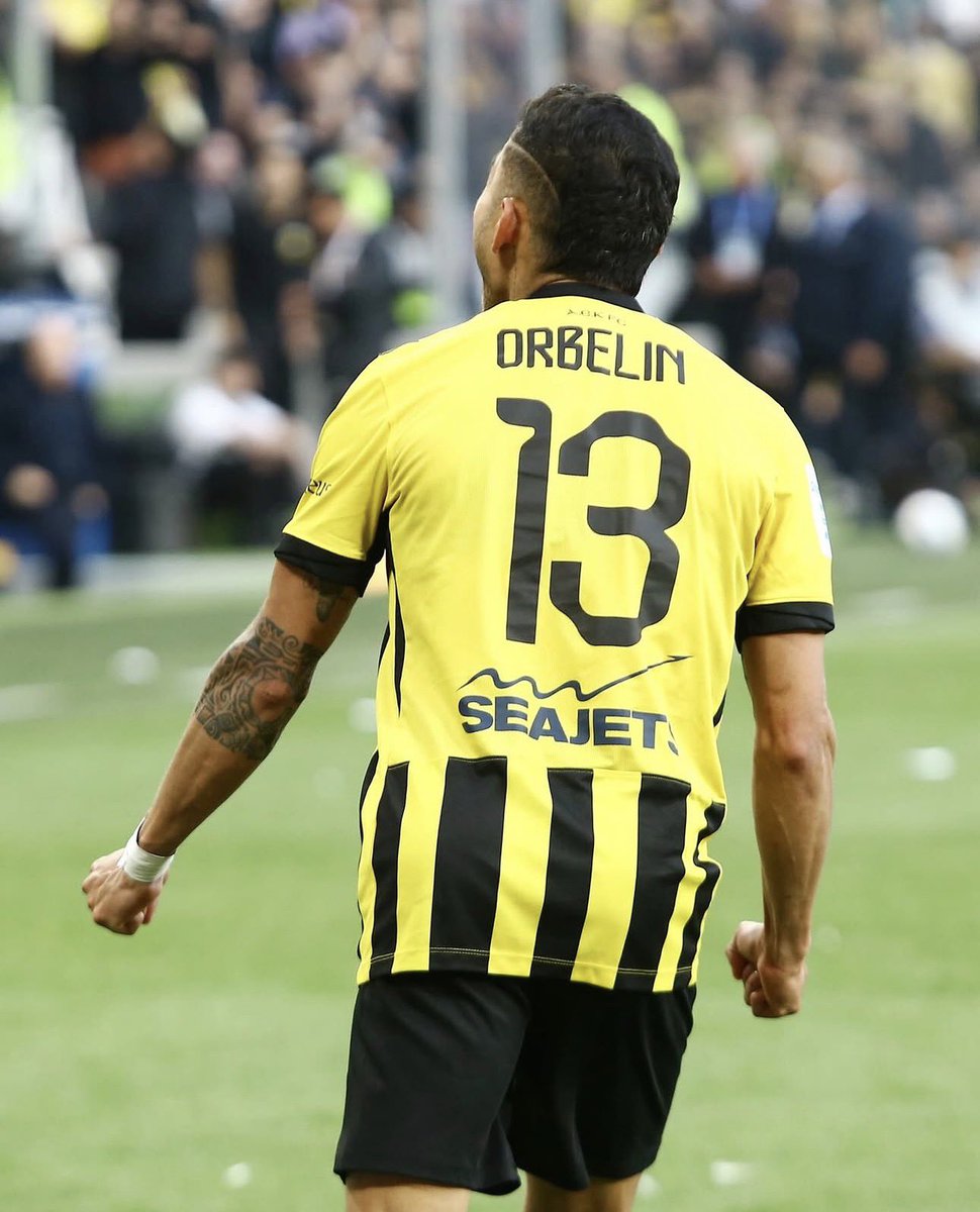 Gran noche en casa 💛🖤 <a href="/AEK_FC_OFFICIAL/">AEK F.C.</a>