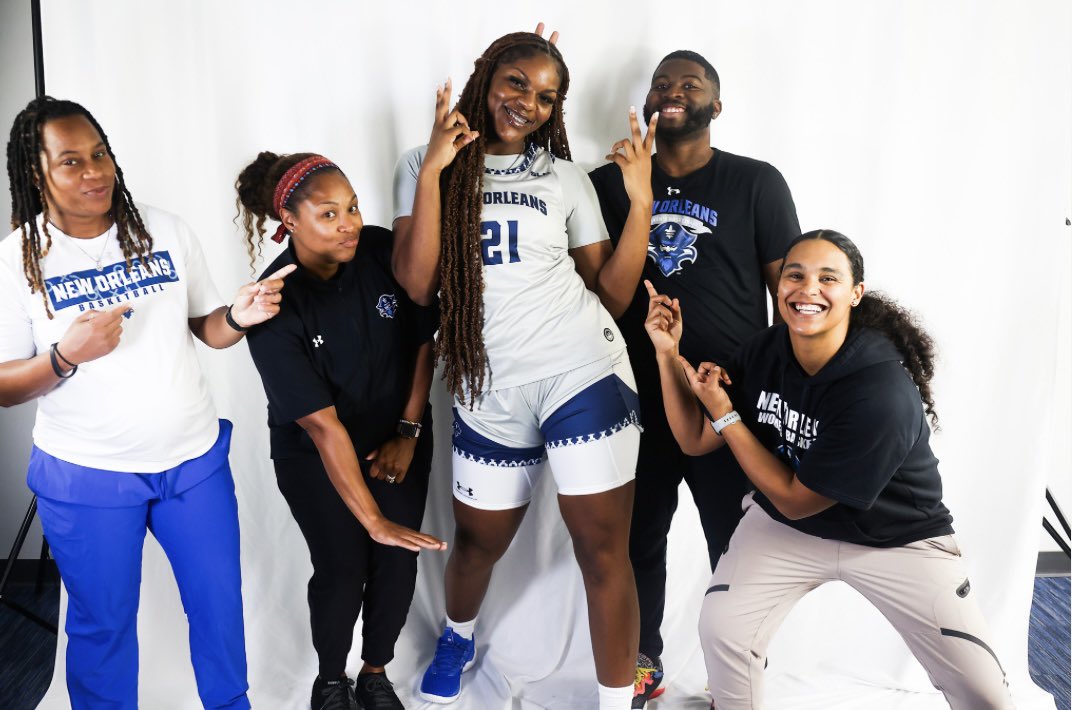 Taylor Gray tweet media