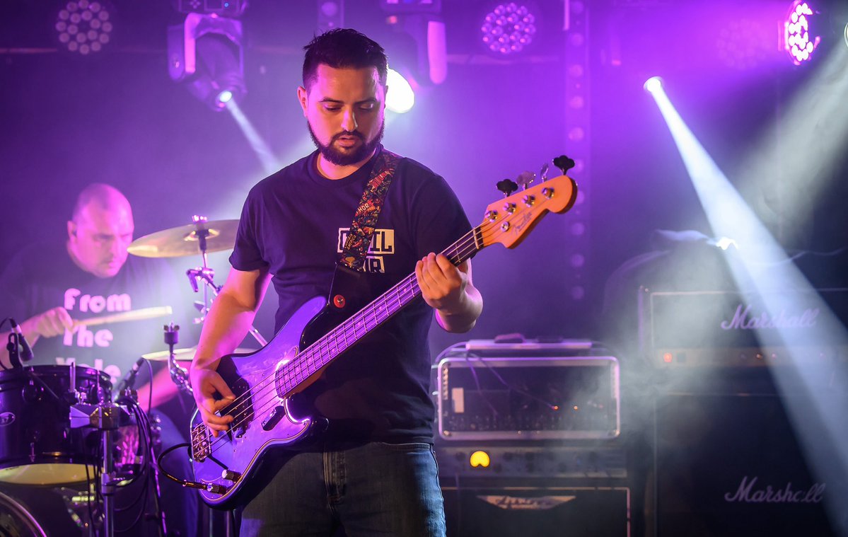 CoastalFireDept's tweet image. Dream Guitar?

Saad’s dream guitar would be a vintage 1966 @Fender jazz bass (the real deal).

He’s got Jazz &amp;amp; Precisions basses but that he’s dream bass guitar and would cost a bit of cash!

#bassplayer 
#fender