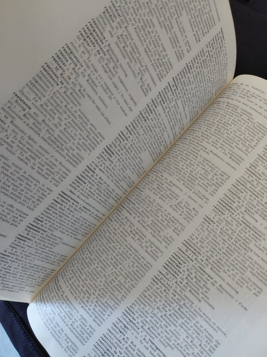 sí, es un diccionario