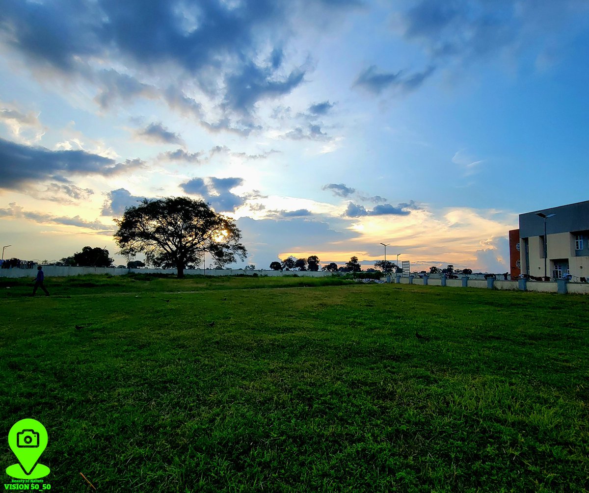 Adam50_50's tweet photo. Beauty of Nature 😍 
Chasing the light before the day ends🌄

Inside ABU Campus 
#abuzaria #abusites #samsungphotography #NaturePhotography #sunset #trends https://t.co/6PTNVlplOU