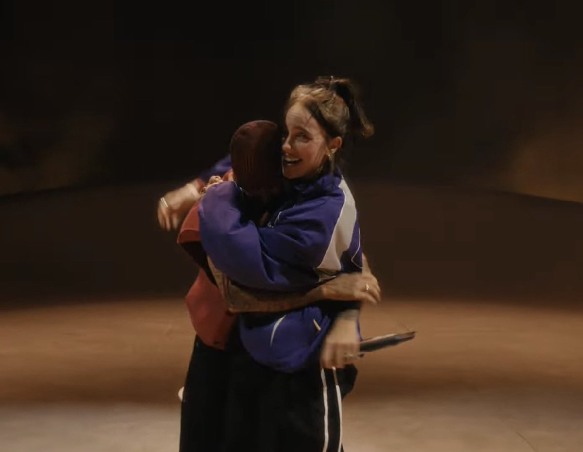 BuzzingPop's tweet image. Billie Eilish reacts to being Justin Bieber’s “One Less Lonely Girl” during his Coachella Weekend 2 performance:

“can’t stop crying”