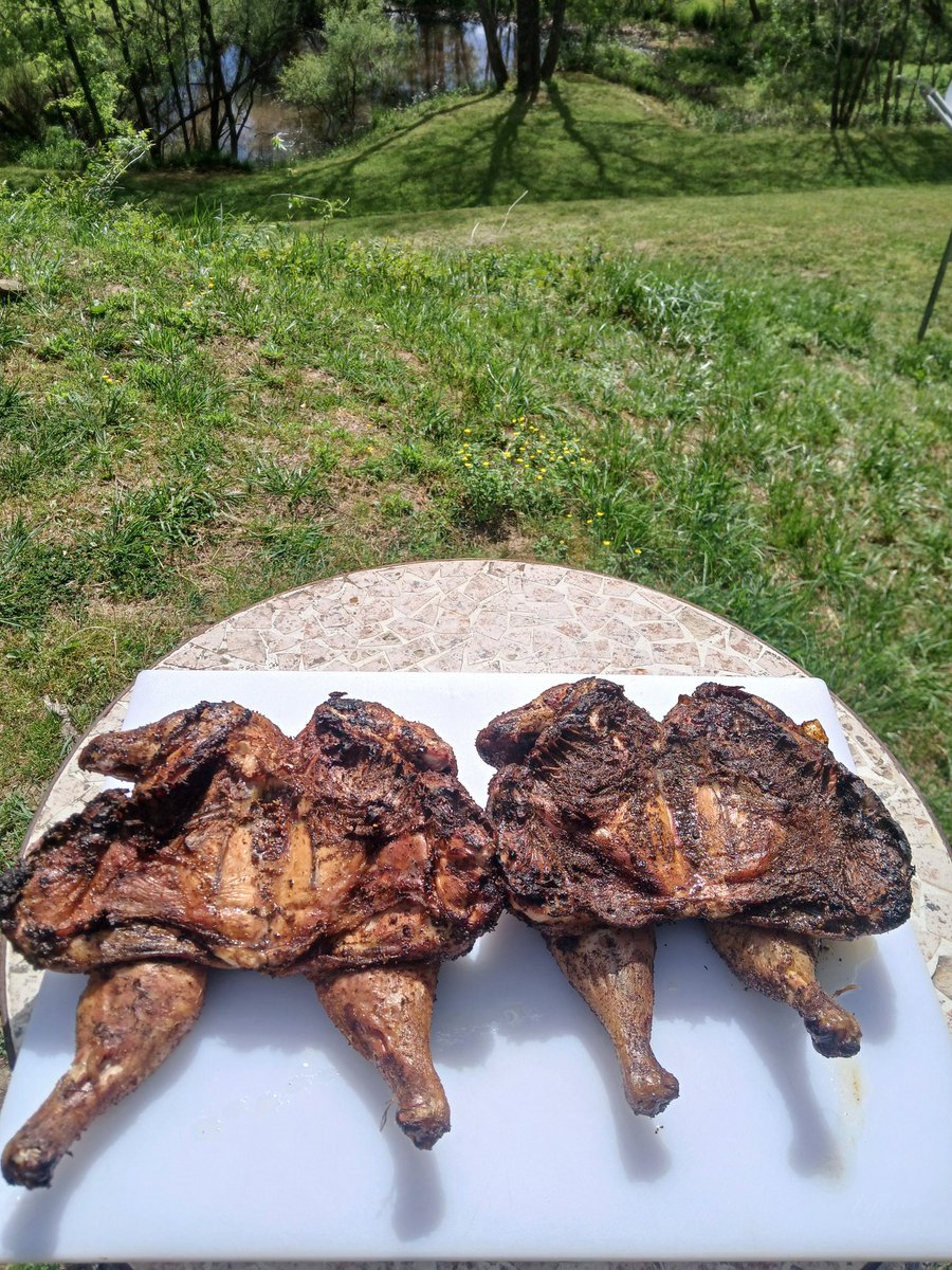 FoodRageBait's tweet image. Two Fatty Boom Baddie Birds 🤙 🤙