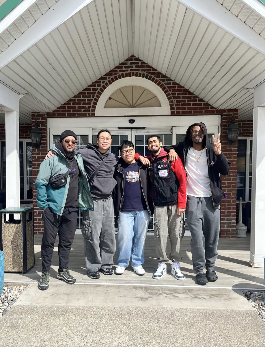 HumberEsportsGG's tweet photo. Time to go back home 🇨🇦
Thanks for having us @CFGC_gg @FerrisEsports 🙌 

#HumberRising #HMBFGC #CFGC https://t.co/qXIW5PBxAs