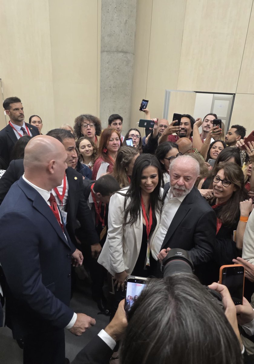 Sarah Santaolalla. ♀ tweet media