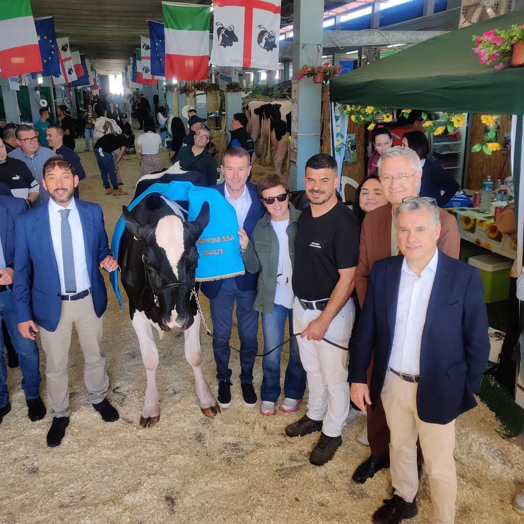 PDFedSassari's tweet photo. Si è conclusa quest'oggi la tappa sarda dell'agrotour PD 2026.

Promosso dal gruppo parlamentare del PD in commissione agricoltura della camera, ha permesso ai nostri deputati di visitare alcune tra le più importanti realtà agro-pastorali del nord Sardegna. https://t.co/5TaYlAnBhb
