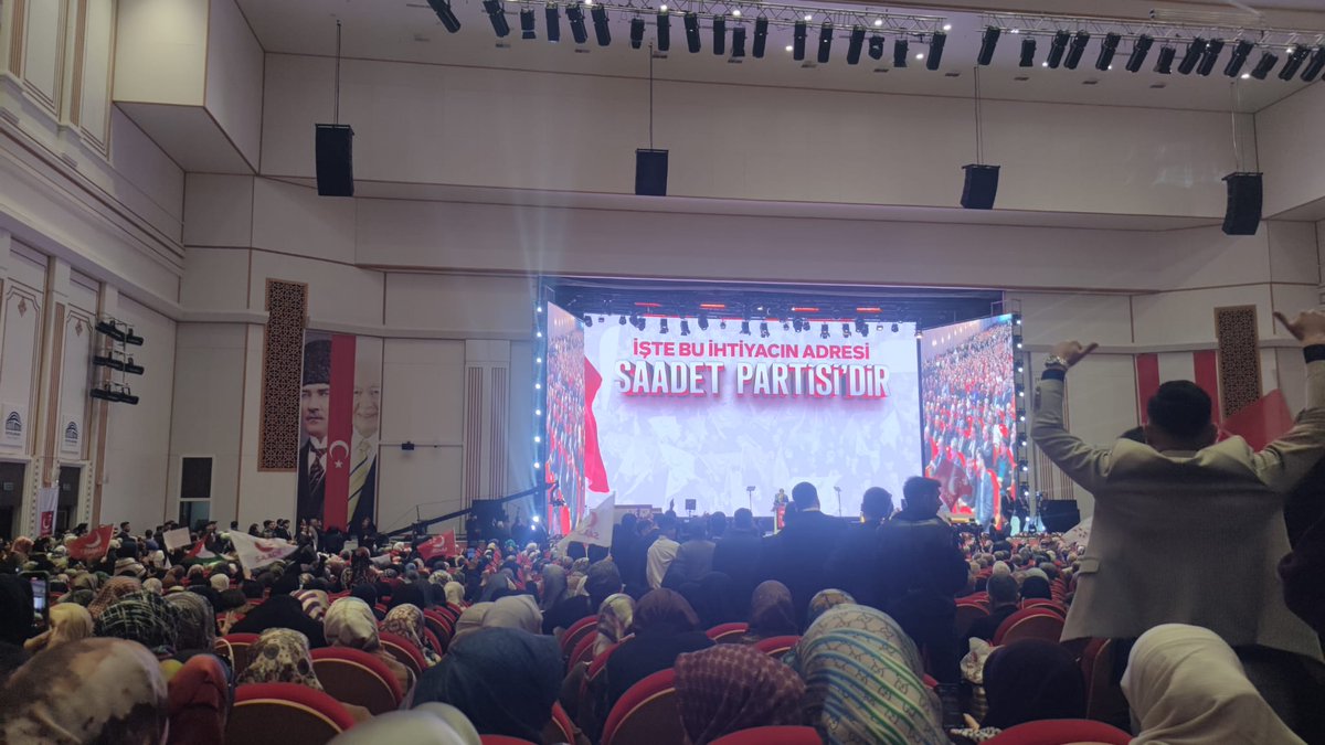 SaadetPartisi12's tweet photo. Türkiye divanımiz katıldık ve sonra parti binamıza ziyaret https://t.co/EqO2DPwyRP
