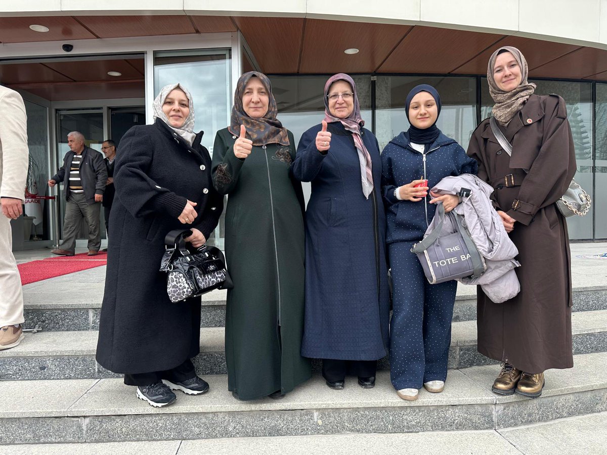 SaadetPartisi12's tweet photo. Türkiye divanımiz katıldık ve sonra parti binamıza ziyaret https://t.co/EqO2DPwyRP