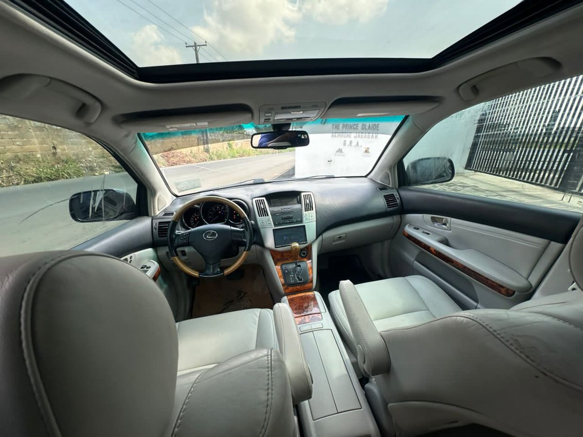 autolegitt's tweet photo. FOR SALE 🏷️ 
REGISTERED LEXUS RX350 2008 MODEL…10.5m
CALL/WHATSAPP: 07065690879 https://t.co/zwT5tyOdew