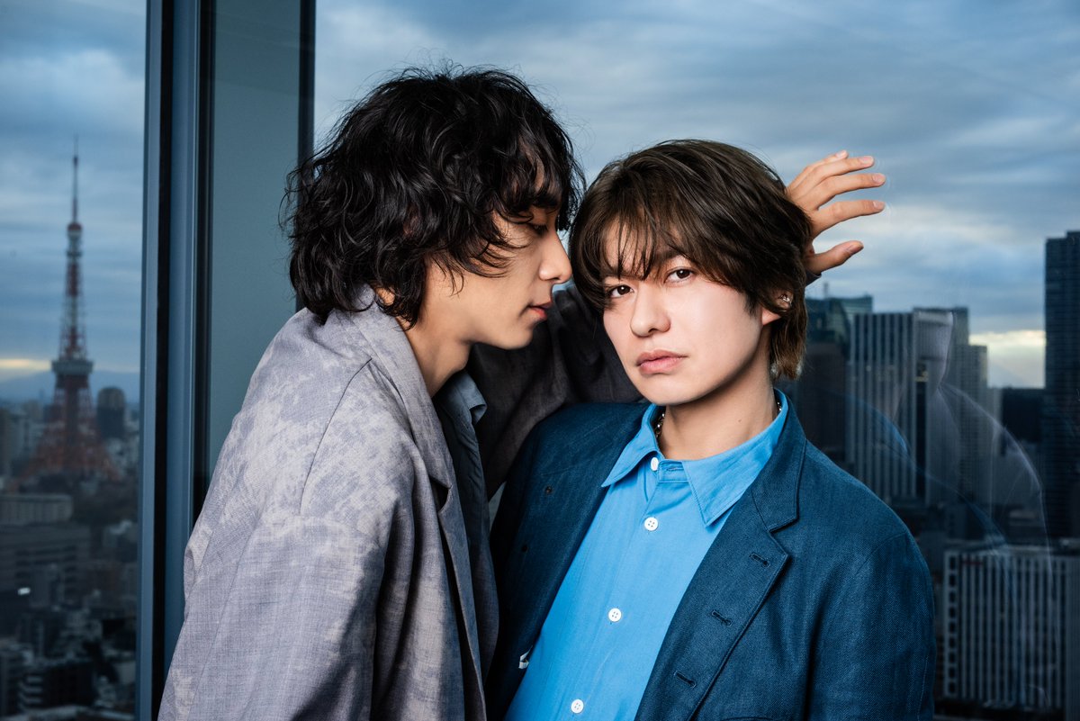TVGweb's tweet photo. ／
「スモークブルーの雨のち晴れ」
武田航平＆渋谷謙人インタビュー✍️🏻
＼

撮影を通して積み上げた日々、
”奇跡なバランス”な
2人の信頼関係が明らかに☂️

今後待ち受ける”推し”シーン、
2人の心に残っている名シーンとは💭
「素直にドキドキもして…」

https://t.co/2xgrewZYe0

#ドラマスモブル https://t.co/2TaclGDDUe