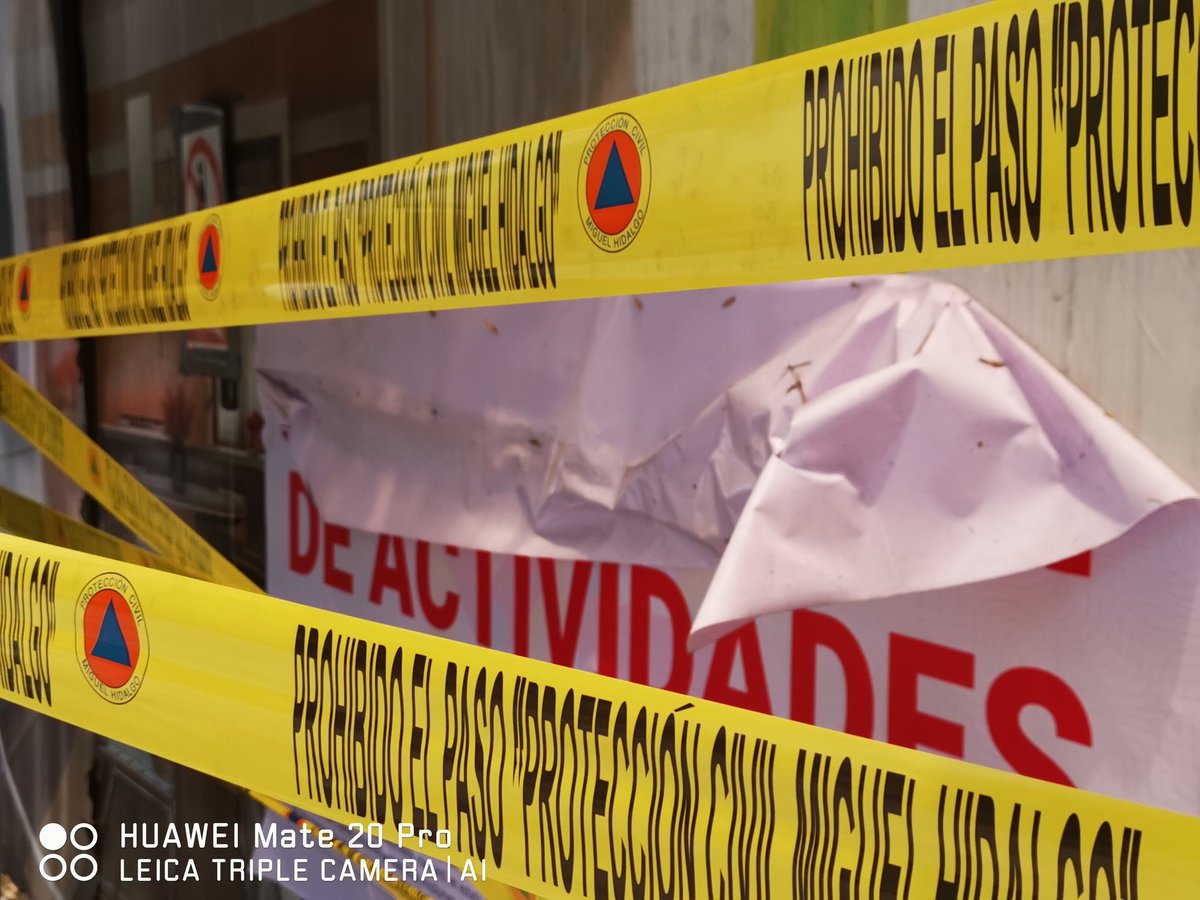 Veronic_Anzures's tweet photo. Queremos denuncia a @inveacdmx y @AlcaldiaMHmx que ya observamos intentos de quitar los sellos, evidencia fotográfica abajo. Recordar que #ViolaciónDeSellos es #Delito, favor de realizar #Verificacion, además... 🧵 https://t.co/GG9ueFetGt