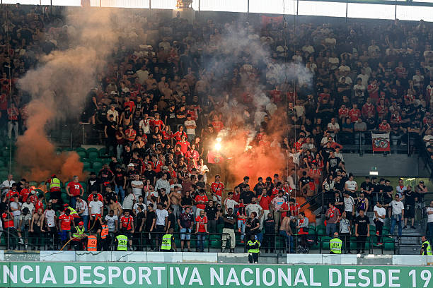 Ou ganha o Benfica, ou não ganha ninguém.

A maior potência desportiva nacional, de nome Sport Lisboa e Benfica, volta a ter tantas vitórias para a Liga (No estádio de Alvalade) como o rival pequeno da cidade.

São 35.