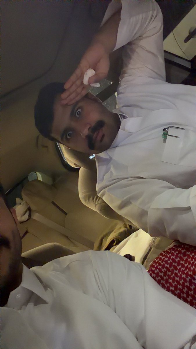 77j_i's tweet photo. @_UOH اشوا خليتو ولد عمي يستانس 😂🤣 https://t.co/4MvRKPoPqP