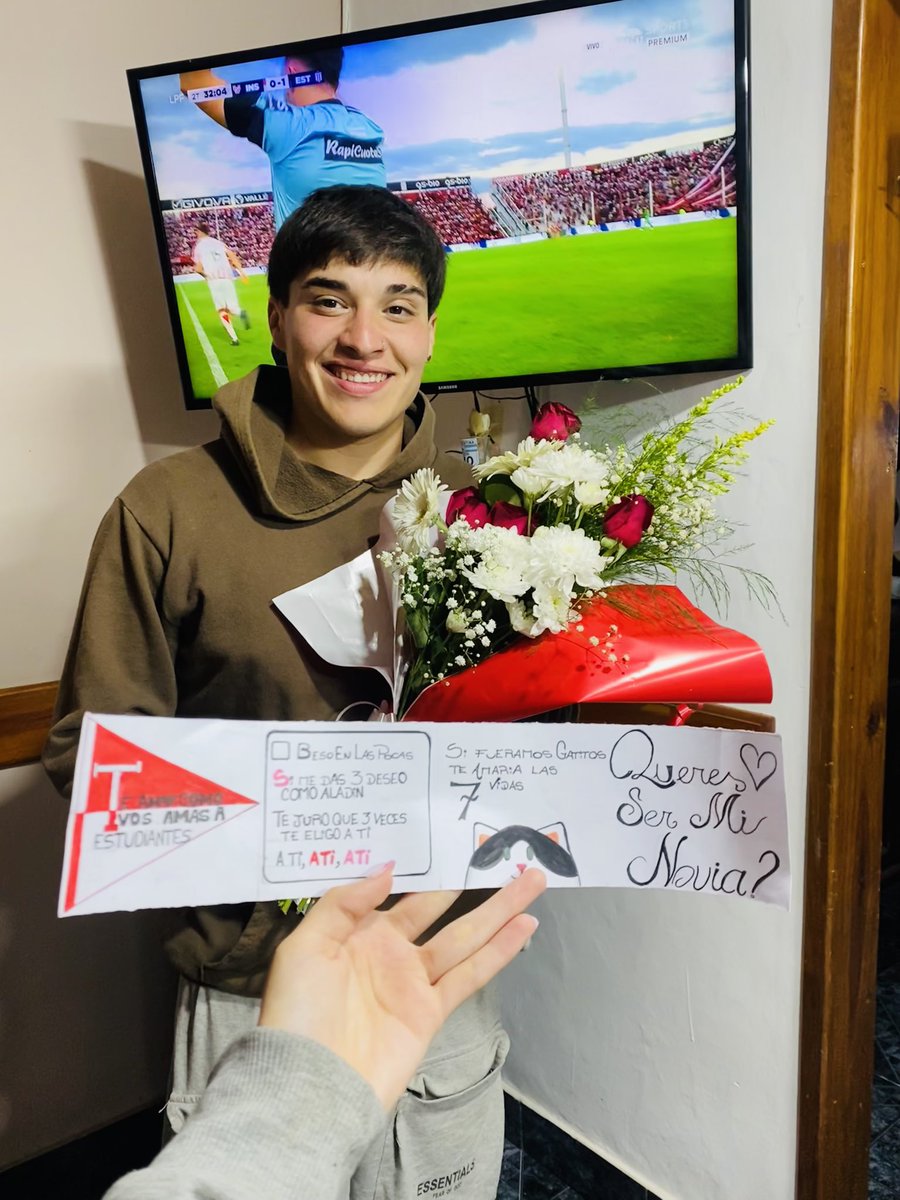 etibarrios's tweet photo. ayer termine el día con una victoria de estudiantes y con novio 😚😍❤️ https://t.co/D3yQmsFjAK
