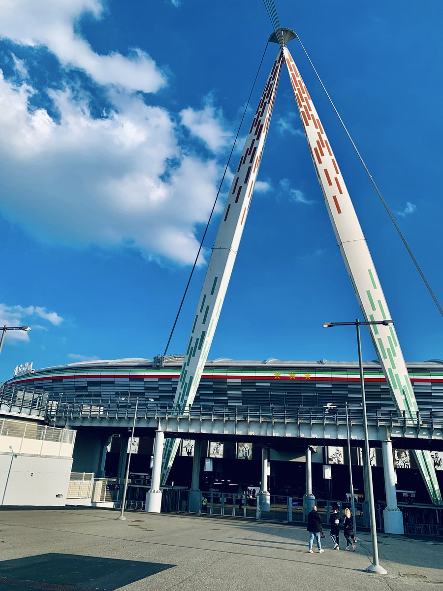 Goldrake1810's tweet photo. 1^ volta allo Juventus Stadium 🏟️ 
Emozione FANTASTICA 😍 e MERAVIGLIOSA 😍… UNICA… come la nostra JUVENTUS 🤍🖤
#finoallafine 💪🏻 #juventus #juve #finoallafineforzajuventus #juventusbologna https://t.co/xPhsnGrCwZ
