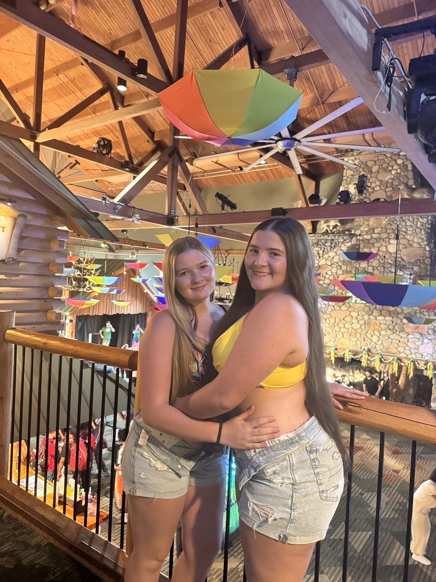 specialkk75's tweet image. I had a great time at Great Wolf Lodge with my family this weekend. I don’t take much time away from sports, but when I do, I make sure to spend it with the people I love most!

#FamilyTime #Blessed #Athlete