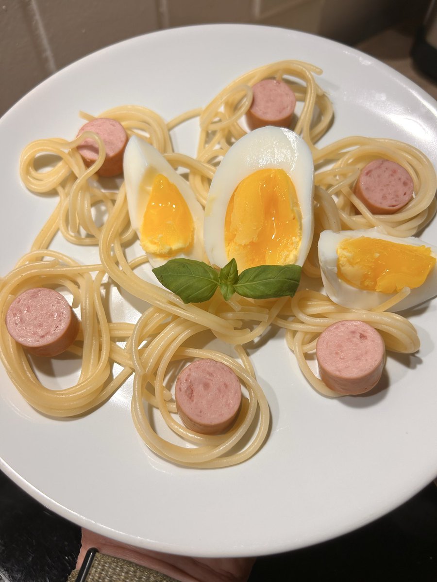 Burgfräulein_Stine tweet media