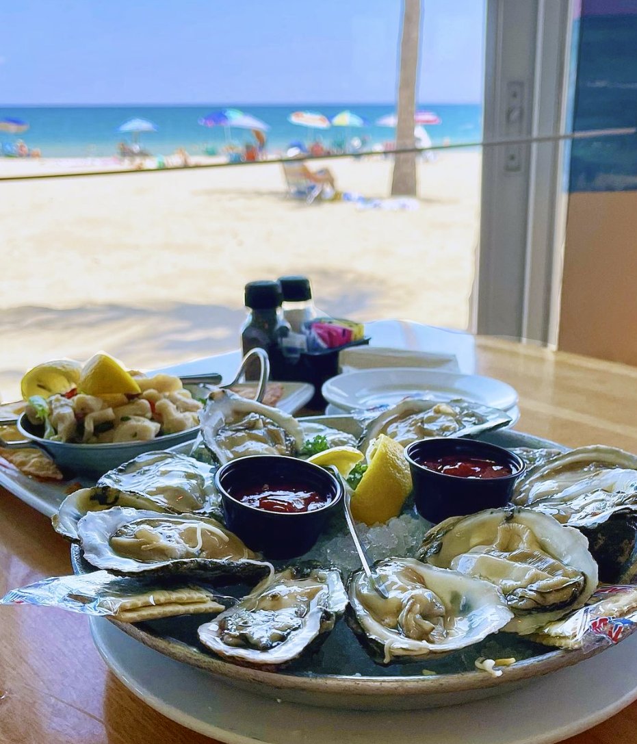 arubabeachcafe's tweet photo. Magic Monday is back! π«π§πΌββοΈ Enjoy $1 Oysters & $5 Titos cocktails all day & Happy Hour from 4-7pm at any of our bars or cocktail tables! Live Music Starts at 4pm! πΉπ¦ͺπΊπ΄ #magicmonday #ocean #livemusic #ftlauderdale #lbts #southflorida #arubabeachcafe https://t.co/4I8RM2PBSm