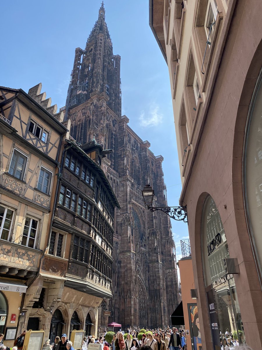 SIMONETEric's tweet image. De passage en #alsace que c’est beau !!! Entre les villages typiques, les monuments, châteaux, et la nourriture ça vaut le détour #MagnifiqueAlsace #alsace #MagnifiqueFrance