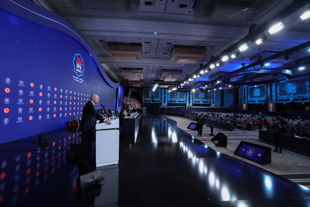 TBMMresmi's tweet image. TBMM’nin ev sahipliğinde İstanbul’da düzenlenen Parlamentolar Arası Birlik 152. Genel Kurulu’nun kapanış oturumu, Türkiye Büyük Millet Meclisi Başkanımız @NumanKurtulmus başkanlığında gerçekleştirildi.

Genel Kurul’un kapanışında İstanbul Deklarasyonu ile “Orta Doğu ve diğer