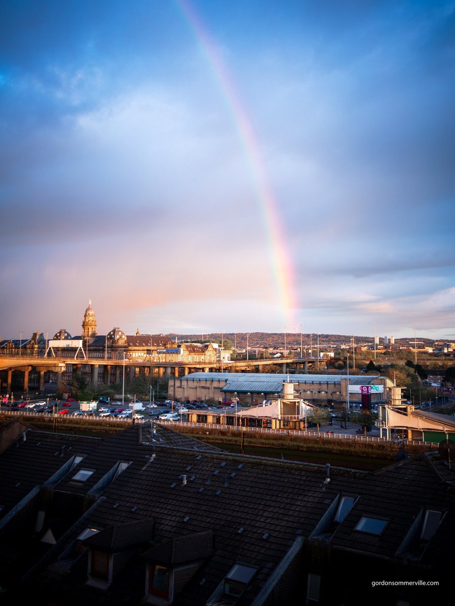 gsommerville27's tweet image. Sunshine and Rainbows.

I’d planned to head out for some photography tonight, but didn’t need to go far. Caught this stunning rainbow right from my window—the fading sun putting on an incredible show of colour.

📍 Glasgow
📸 Canon 5D Mkiii

#Rainbow #Glasgow #Sunset #Colour