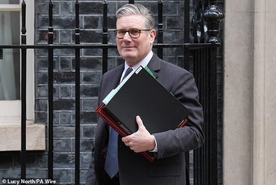 Lee Patriot Hood tweet media