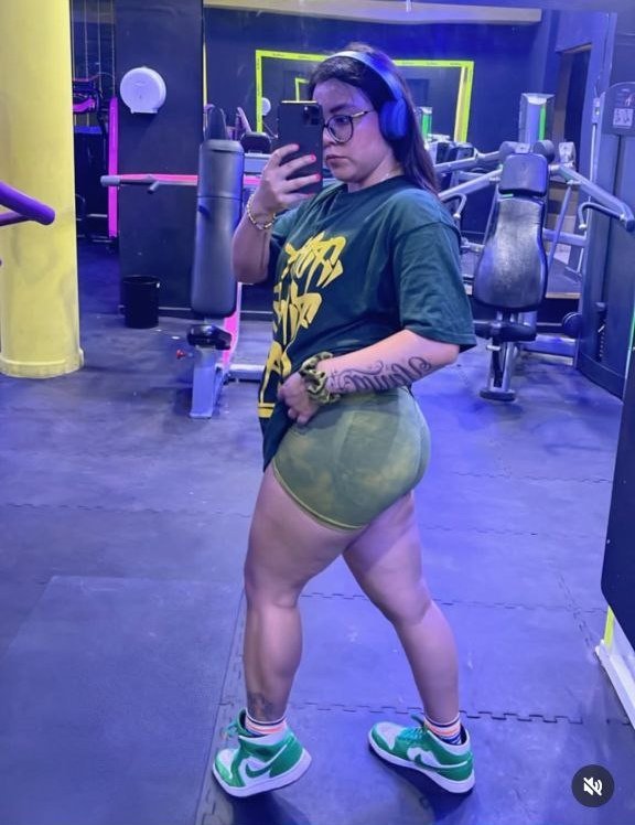 MendivilLu85556's tweet photo. Dónde se le ve más grande el culo de mi hermana mi favorita es la primera 🍌💦 https://t.co/GUhm5pHIJL