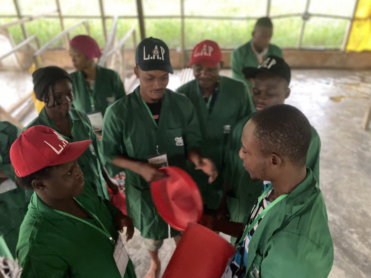 My team and I are on a mission of disinfecting, sterilizing, and setting up the brooding pen in preparation for the arrival of our chicks 🐥.
This step is absolutely crucial, because a clean and well-prepared environment is the first stage of success in poultry production.
#agric