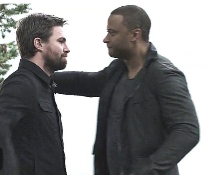 marabrazil2's tweet image. Oliver trusts John to look after his family.
Back in Lian Yu.
#Arrow 8x7
#StephenAmell 
#DavidRamsey 
....

....