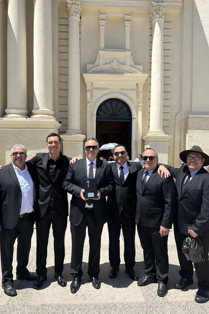 bettyparedon tweet media