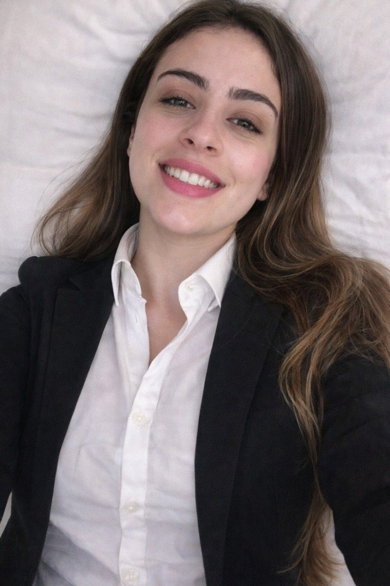 CarolineEsteche tweet media