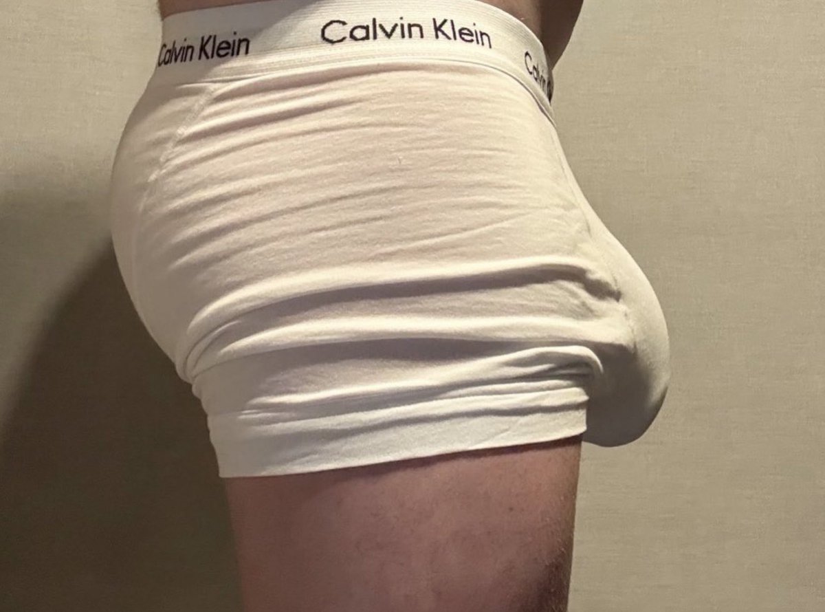 hungjames50's tweet photo. What would you do if you saw me in the gym changing rooms like this 😈 https://t.co/FDk4DJRdAv