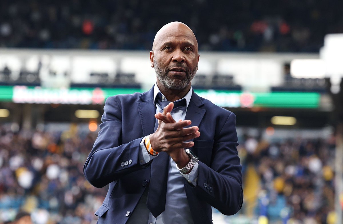 sthembisomx_'s tweet image. If mbokazi doesn't end up atleast at #leeds @LUFC, m blaming this guy.. Haykabi... 🏃‍♂️

Bro works there mos😭😭 tell them!!!