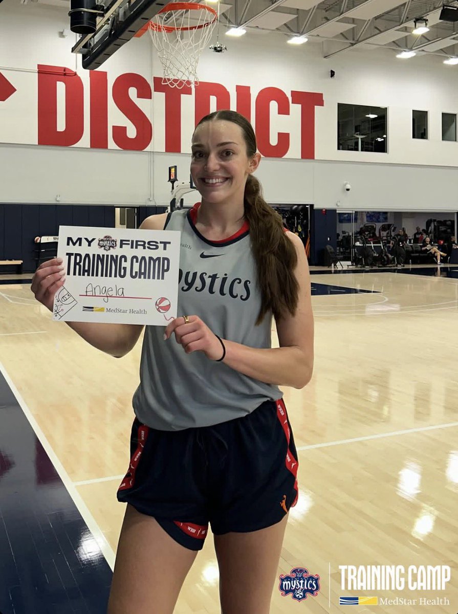 nayshun wearing reebok™️ tweet media