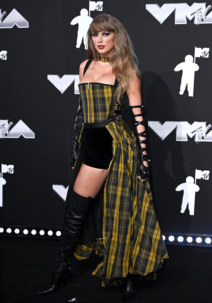 Matty & Taylor Gallery tweet media