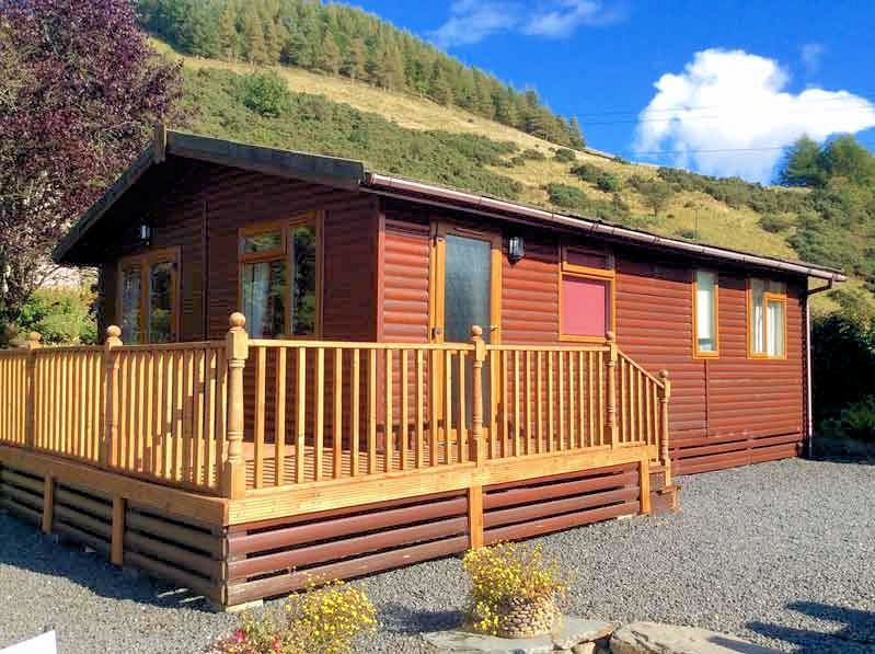 TheHolidayCots's tweet image. Murthwaite Lodges provide the perfect base for a rural holiday in the heart of the Lake District. Each lodge boasts stunning views across the surrounding countryside, offering a peaceful &amp;amp; scenic retreat. 🏡

🛏️ Sleeps 4
theholidaycottages.co.uk/cumbria/17580

#LakeDistrict #Cumbria #Staycation