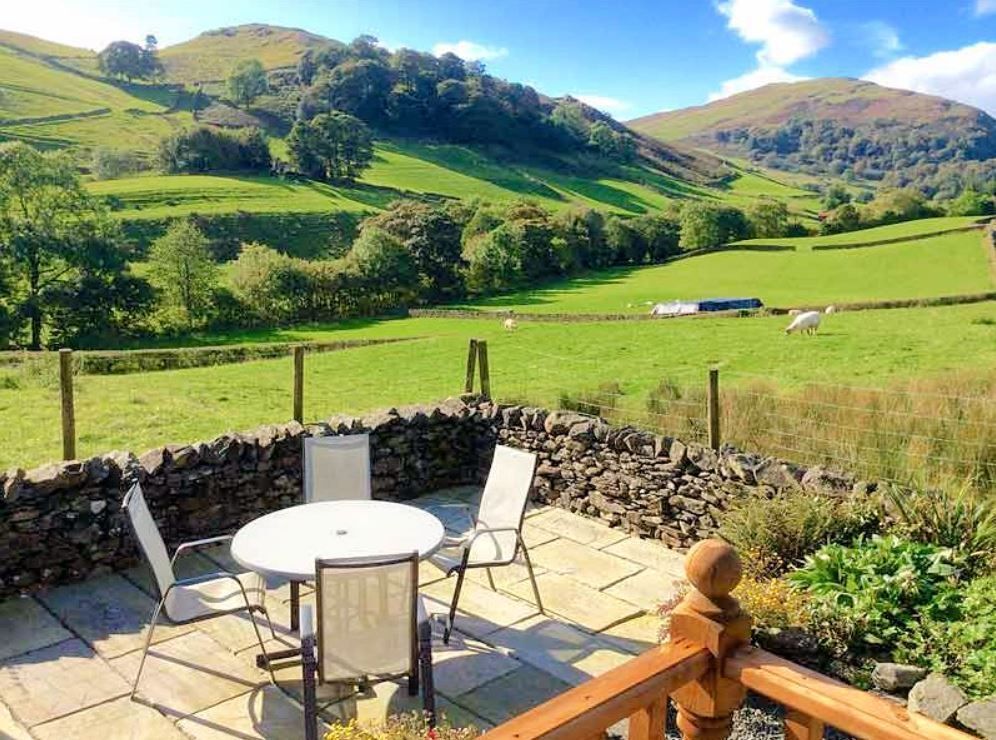 TheHolidayCots's tweet image. Murthwaite Lodges provide the perfect base for a rural holiday in the heart of the Lake District. Each lodge boasts stunning views across the surrounding countryside, offering a peaceful &amp;amp; scenic retreat. 🏡

🛏️ Sleeps 4
theholidaycottages.co.uk/cumbria/17580

#LakeDistrict #Cumbria #Staycation