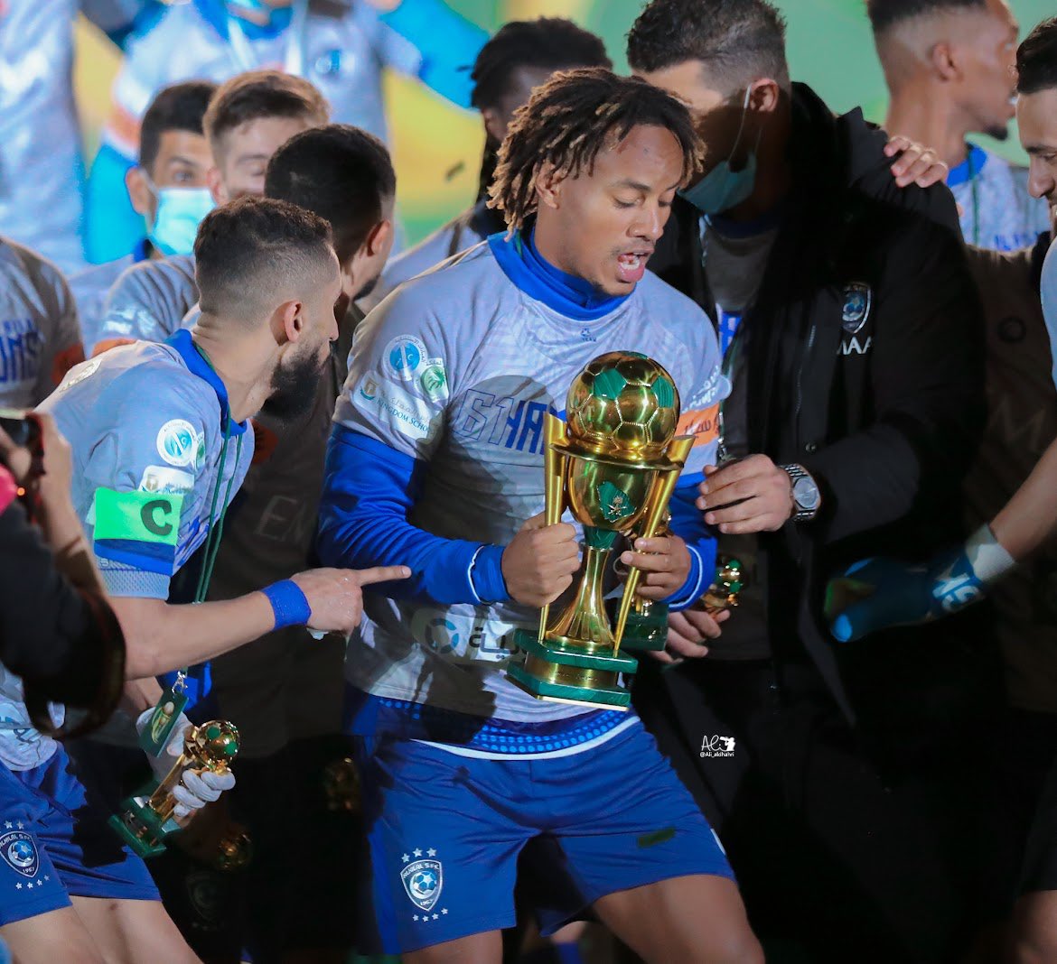 🚨 أكثر لاعبين أجانب في الهلال تحبهم؟ 

🎙️ سلمان الفرج: 

🇵🇪 كاريلو 
🇮🇹 جيوفينكو 
🇵🇹 نيفيز 
🇫🇷 غوميز