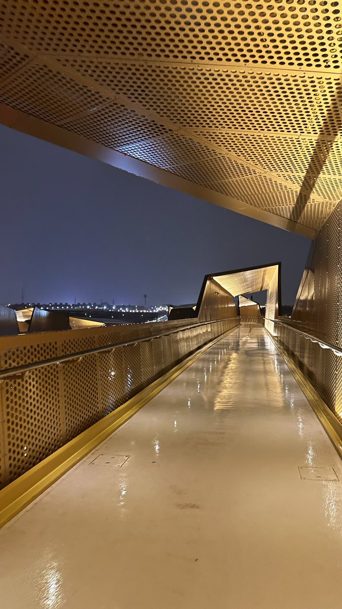 - المسار الرياضي وقت المطر من أفضل الأماكن بالتاريخ - 🌷❣️.