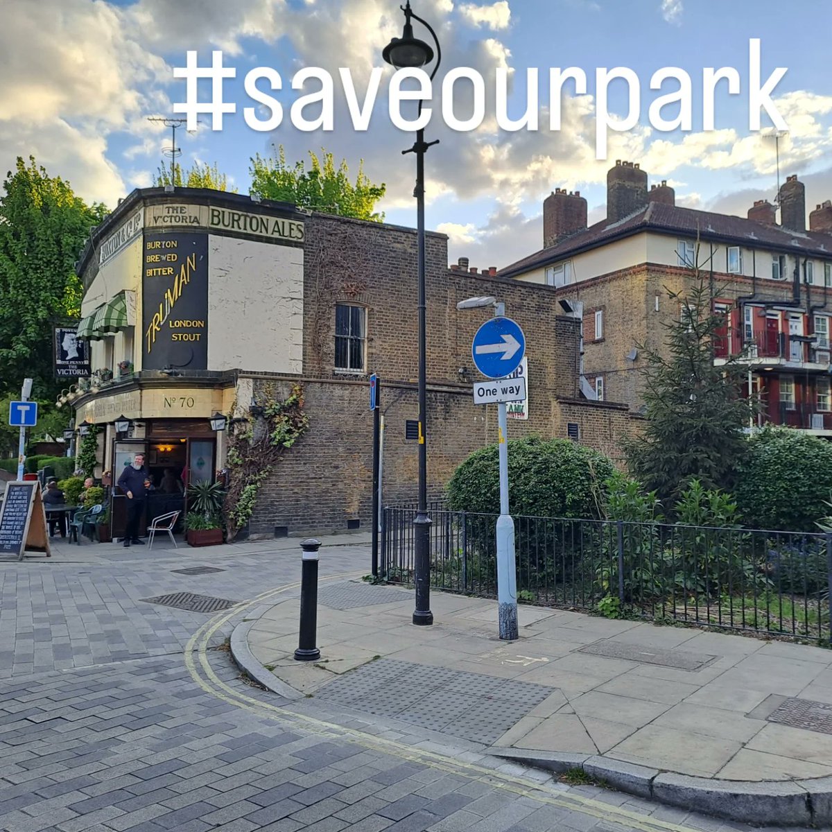 MagnusRodwell's tweet photo. #saveourpark.  Supposedly council plan to create allotments in park on #pageswalk.  No consultation has been done with st. residence and designs issued.  Please help us @RachelBentleyNB #bermondsey #se1news @Southwark_News #se1 @lb_southwark https://t.co/rSBxRwsUeg