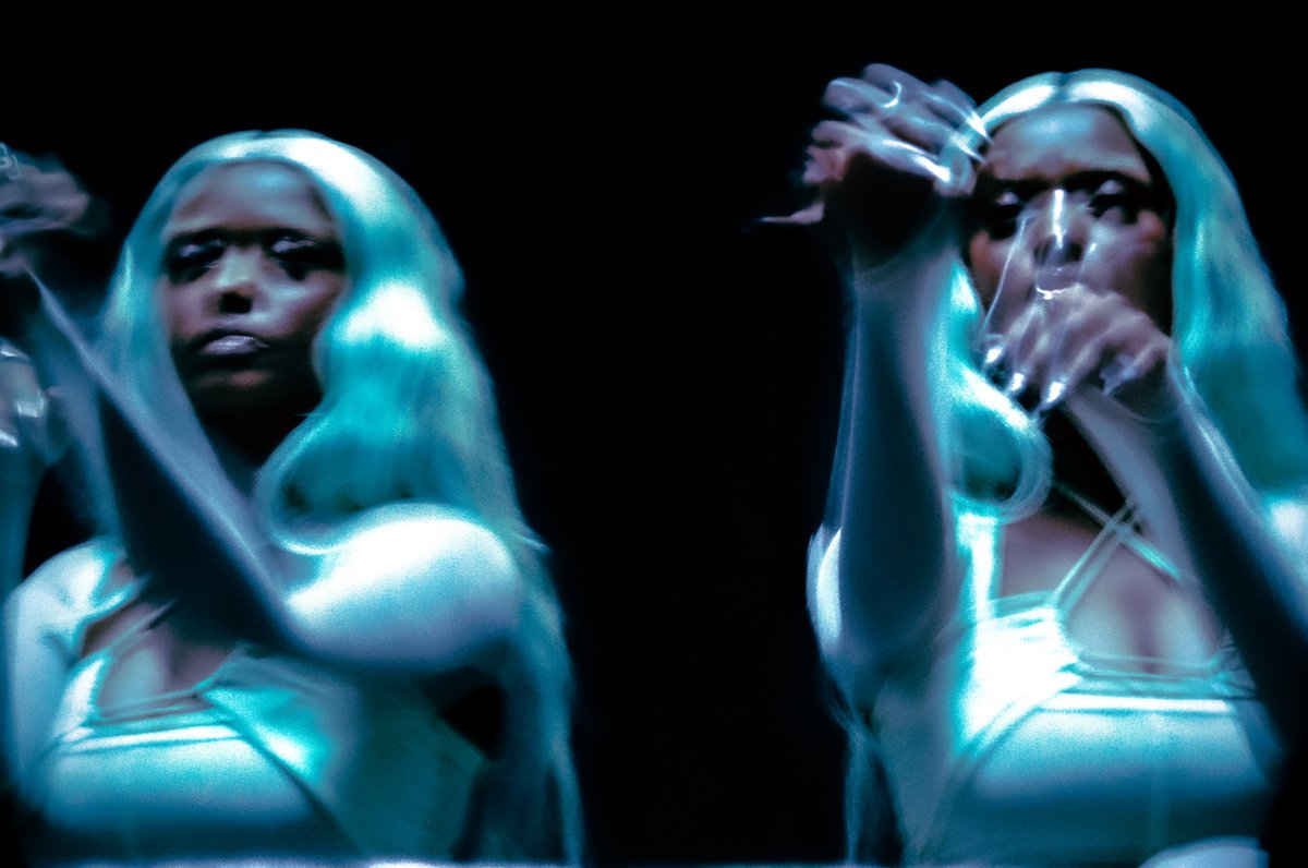 reesewitherblunt tweet media