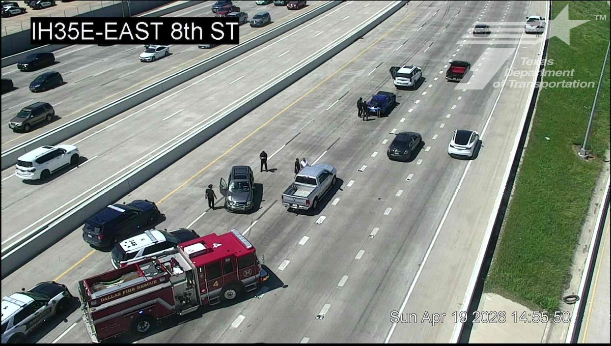 krldtraffic's tweet image. #OakCliff: NB IH-35E @ Colorado Blvd, a wreck has the 3 left lanes blocked - delays form Brookhaven. @KRLD #KRLDTraffic #1080KRLD #trafficalert @TxDOTDallas