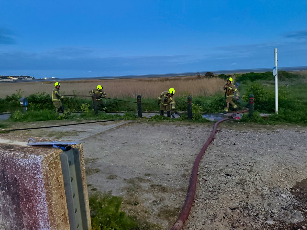 mitchellsnik's tweet photo. Heartbreak at Pegwell Bay this evening. 💔
A massive fire has devastated the reed beds of this SSSI during nesting season. KFRS did a brilliant job putting it out, but the damage is done— i bet it was caused by a disposable BBQ.😡
#PegwellBay #KentFire https://t.co/r5kuXEROi1