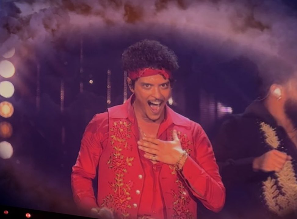 shine_hooligan's tweet photo. My new favorite reaction meme, @BrunoMars you’re so dramatic btw (i love it)

📸: @/lboogie__1 https://t.co/SgK9oa4RI4