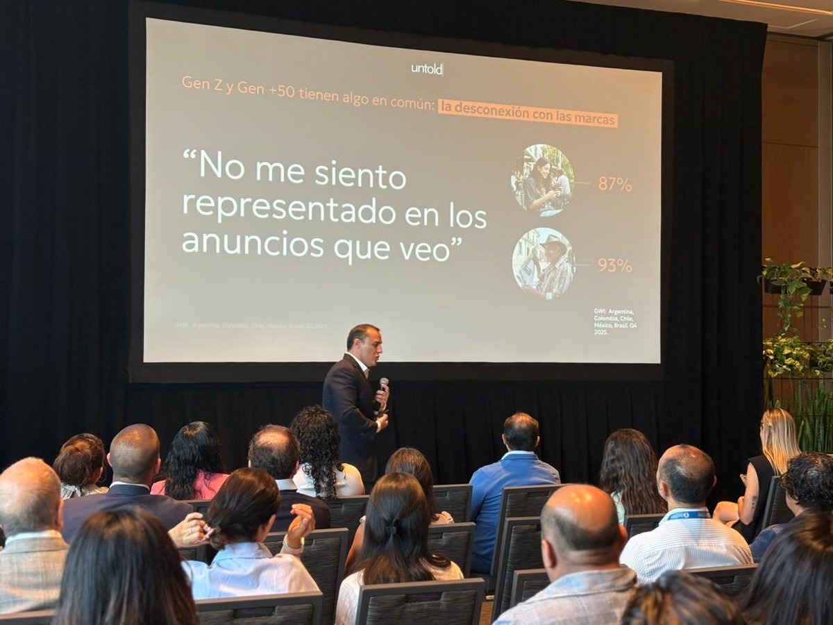SanchezListePR's tweet photo. 🇲🇽 Qué piensan y sienten la Gen Z y Silver (+50) de México?

Eso es lo que presentamos recientemente en The Ritz-Carlton, Mexico City.
Allí compartimos la investigación realizada por Quiddity, la agencia de research del ecosistema Untold, con anunciantes, marcas, medios y plataformas.

Ejecutivos expertos en Marketing y Comunicación pudieron tomar insights acerca de por qué 9 de cada 10 mexicanos no se siente identificado con los mensajes de las marcas: 97% en Gen Z y 93% en Silver.

Dos generaciones, pero una misma CRISIS de representatividad y confiabilidad.

La oportunidad: Marcas más cercanas y humanas. Mensajes intergeneracionales, que interpelen a las PERSONAS; ni jóvenes forzados como consumidores felices; ni adultos pseudo jóvenes que se consideran sólo en categorías para la vejez.

Quienes estén interesados en conocer esta investigación, me escriben y coordinamos la presentación.
