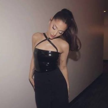 Ariana (fake) tweet media
