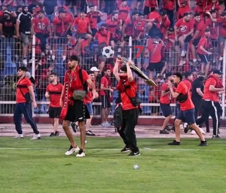 سيناريو متوقّع من الهمج؛ كان من المفروض أن تكون هناك حراسةٌ مشدّدة، إضافةً إلى كاميراتٍ توثّق كلَّ شيء منذ الثانية الأولى لدخولهم إلى الملعب، مع حضورٍ ضروريٍّ لمراقبين من الكاف والفيفا.