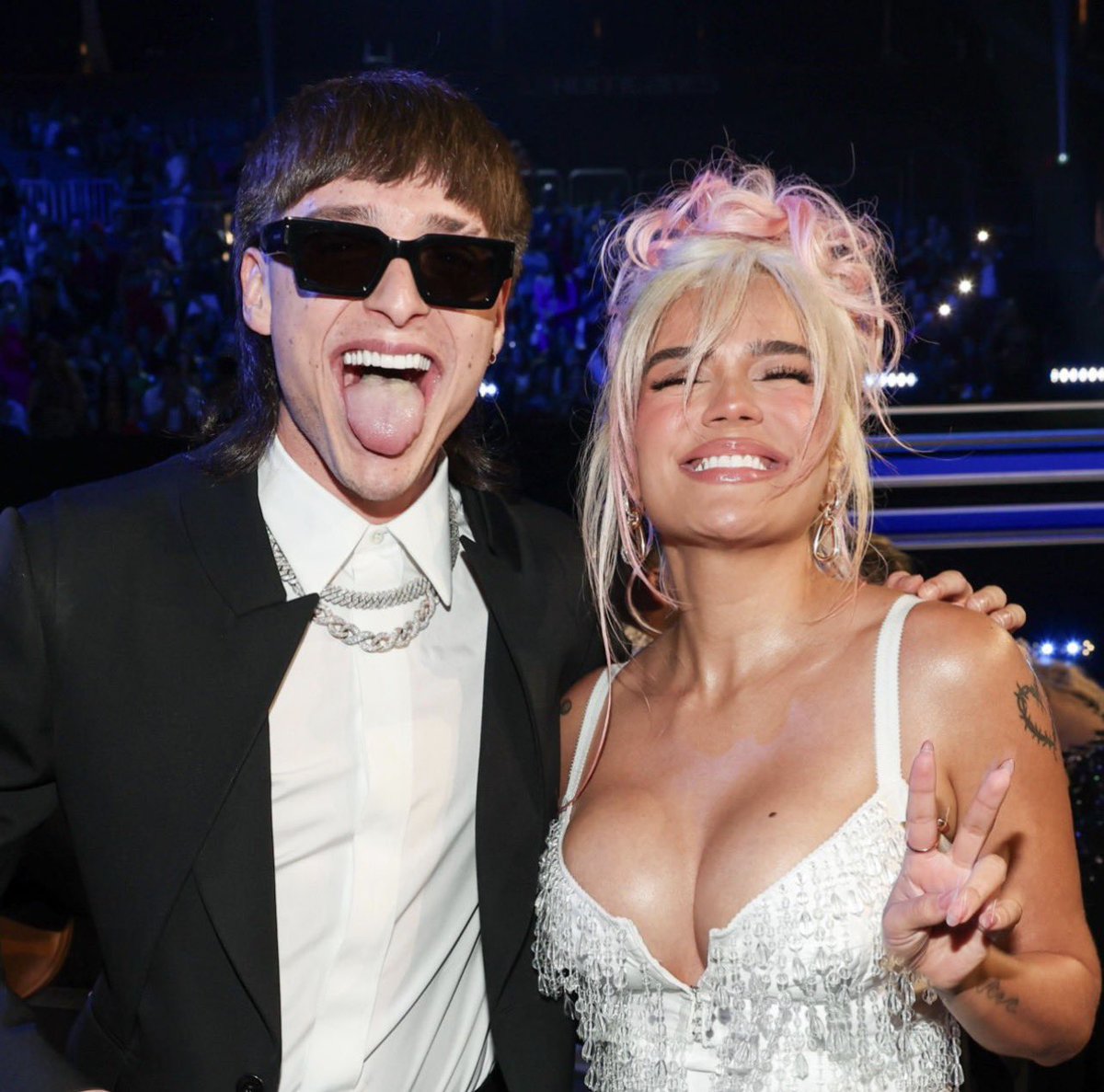 bichotapress's tweet image. Rumores apontam Peso Pluma como um dos possíveis convidados especiais de Karol G para sua segunda semana como headliner do Coachella.