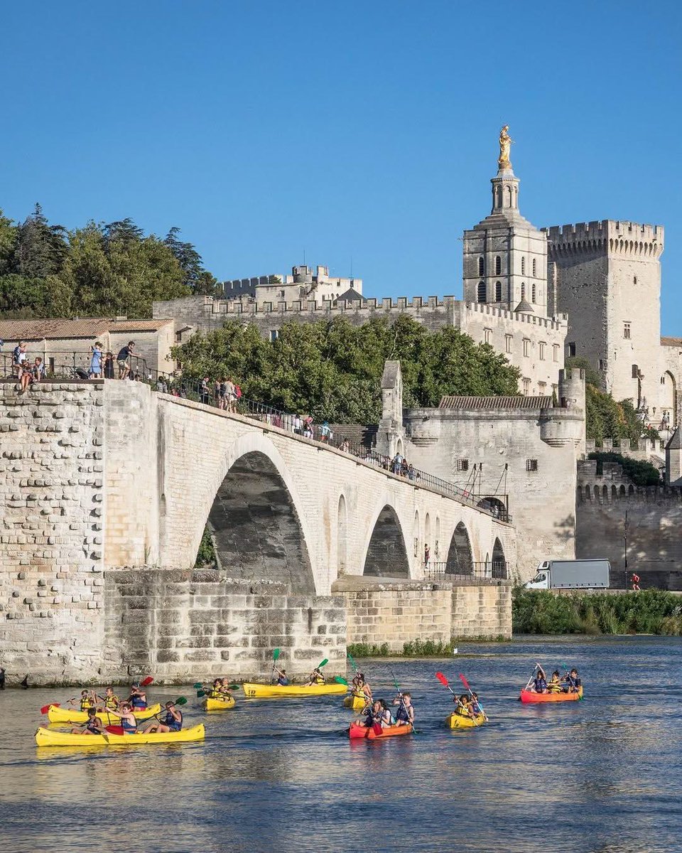 La célèbre cité des papes d'Avignon ⭐